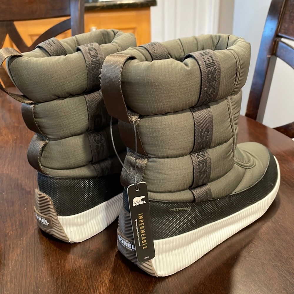 Sorel Out N About Puffy Mid Boots Alpine Tundra Green Size 8 Womens NEW!